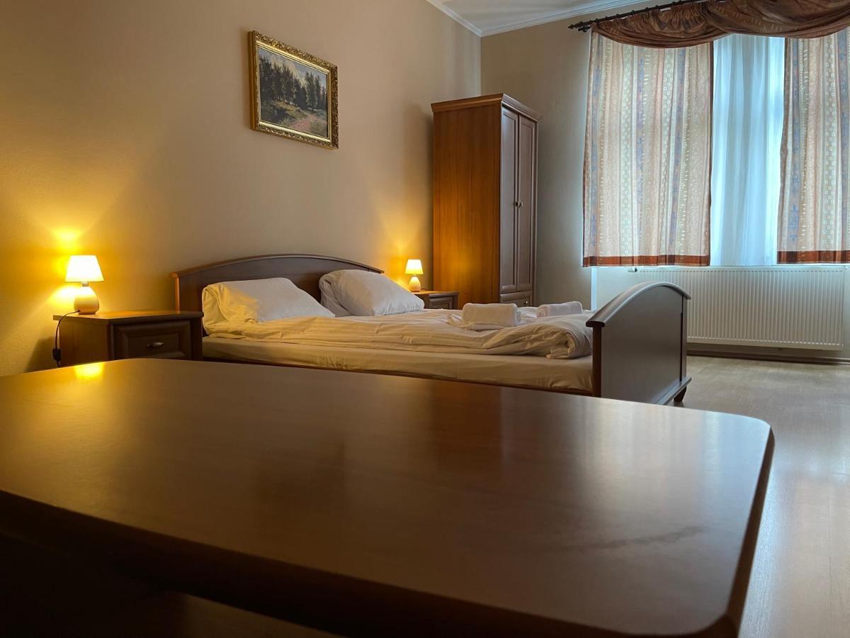 Apartamento Derby Apart Kvary Karlovy Vary Exterior foto