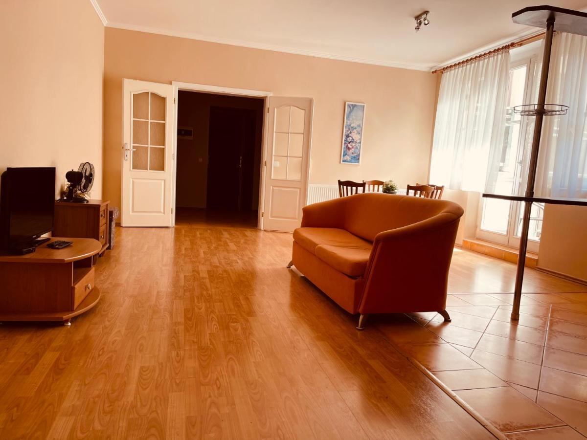 Apartamento Derby Apart Kvary Karlovy Vary Exterior foto