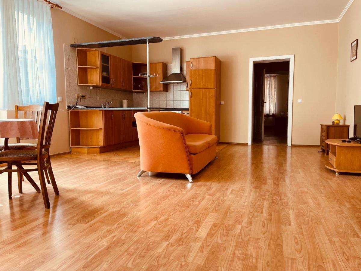 Apartamento Derby Apart Kvary Karlovy Vary Exterior foto