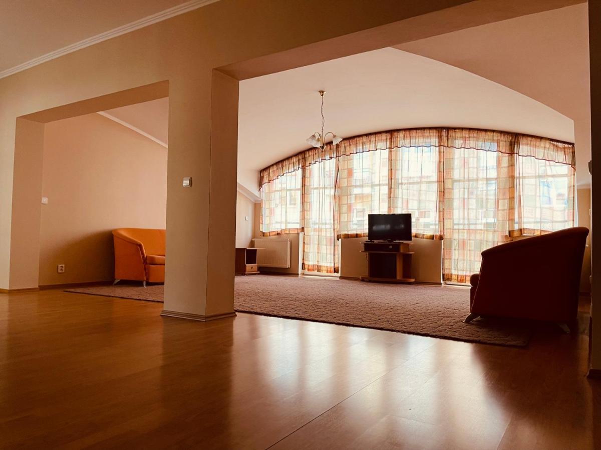 Apartamento Derby Apart Kvary Karlovy Vary Exterior foto